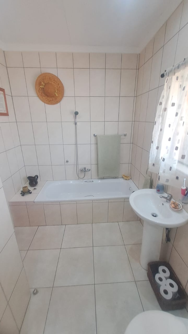 3 Bedroom Property for Sale in Deneysville Free State